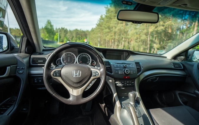 Honda Accord cena 30000 przebieg: 218000, rok produkcji 2009 z Toruń małe 277